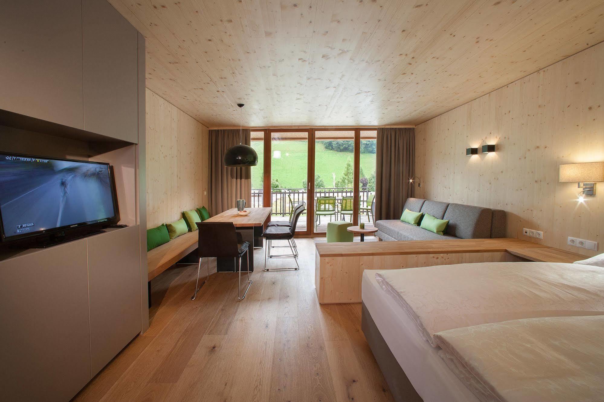 Natuerlich Hell. Aparthotel & Camping 菲根 外观 照片